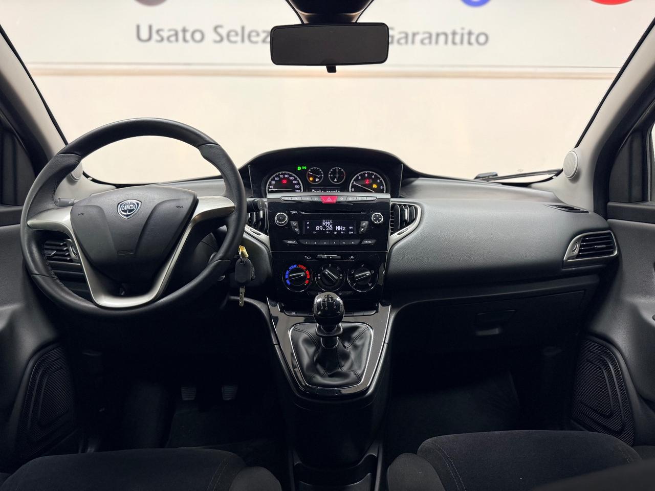 Lancia Ypsilon 1.2 69 CV 5 porte Silver 05/2014 Neopatentati