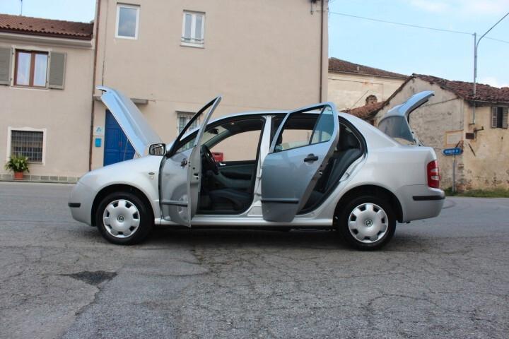 Skoda Fabia 1.4 16V/75 CV cat 4 porte Comfort SPLENDIDA PENSIONATO DEL 1940 CLIMATIZZATA