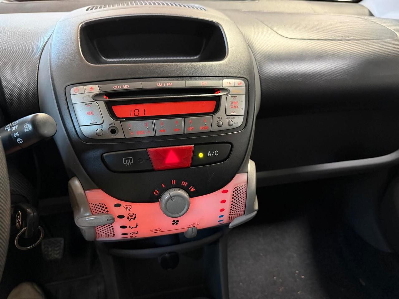 Toyota Aygo 1.0 12V VVT-i 5 porte Sol
