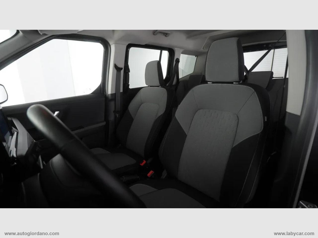 FORD Tourneo Courier 1.0 EcoBoost Titanium