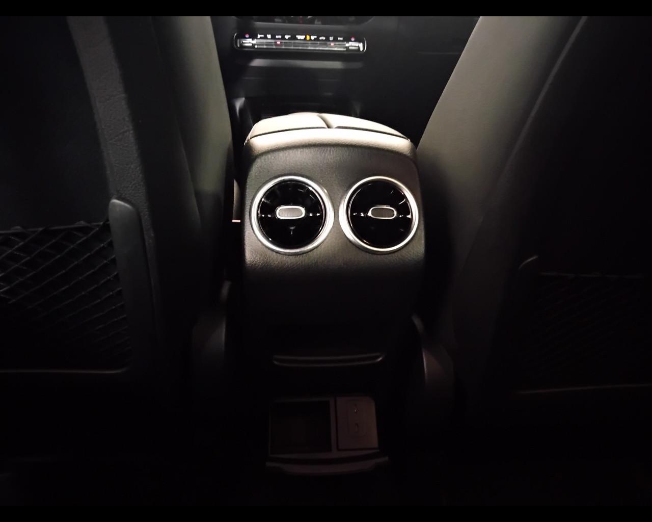 Mercedes-Benz GLA-H247 2020 - GLA 180 d Sport Plus auto