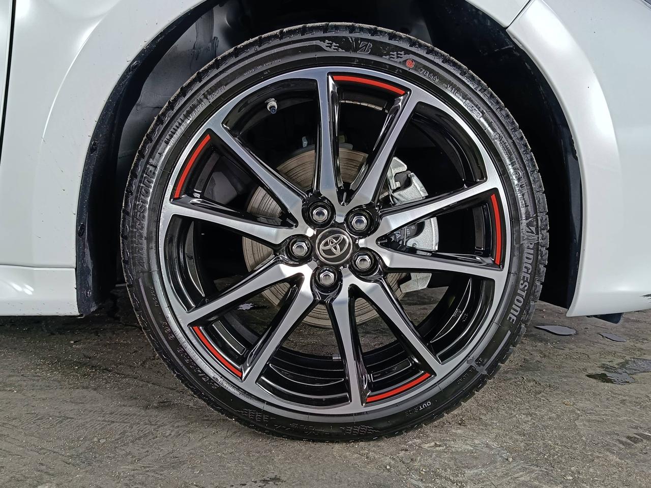 TOYOTA Yaris IV 2020 - Yaris 1.5h GR Sport