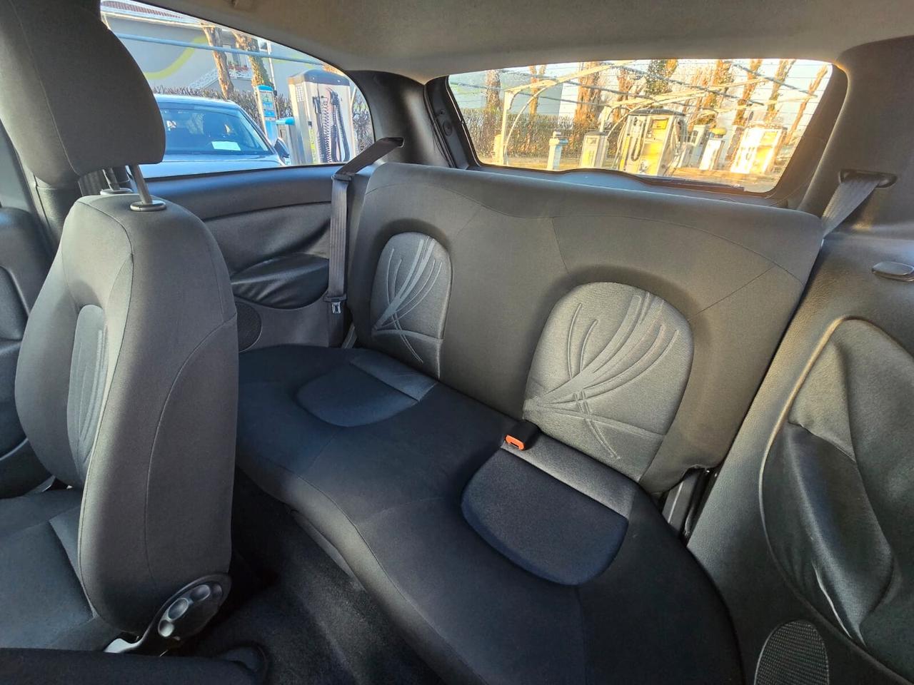 Lancia Ypsilon 1.2 69 CV Unyca