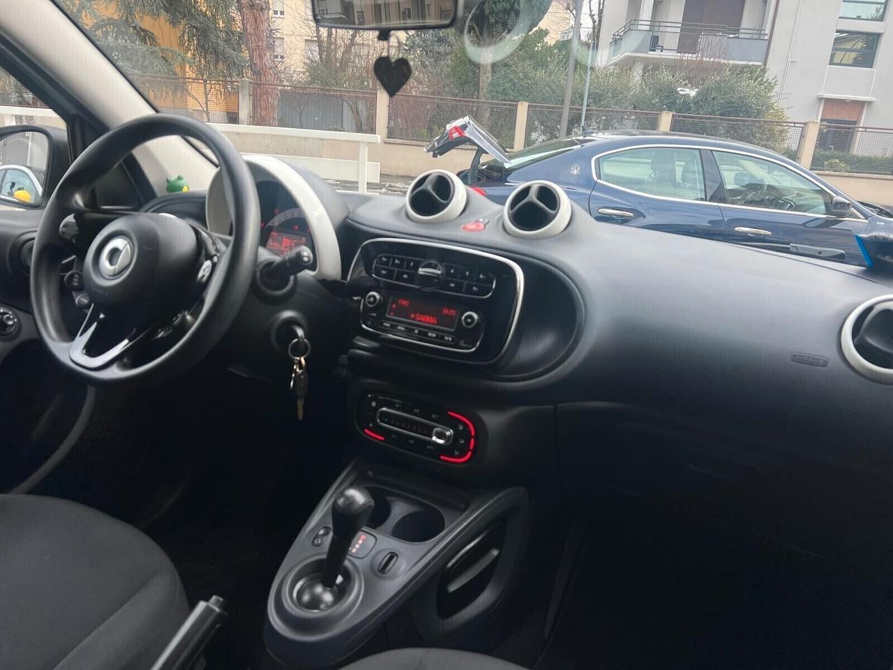 SMART FORFOUR 70 1.0 TWINAMIC PASSION AUT. NEOP.