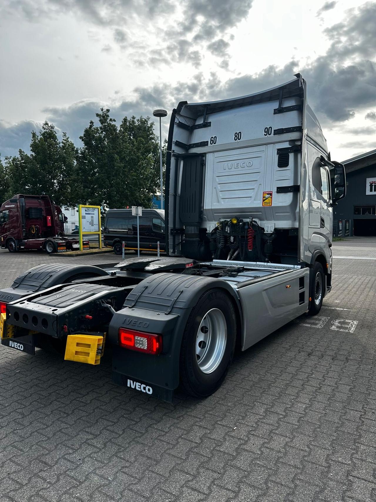 IVECO 510 S-WAY