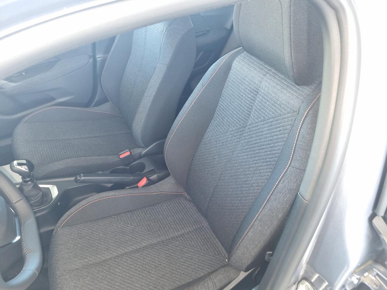 Peugeot 2008 12 PT STYLE