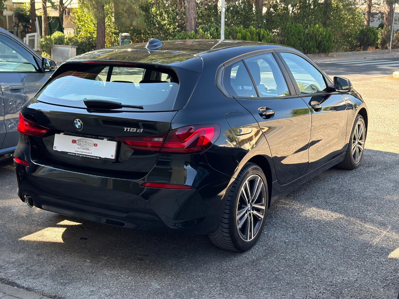 BMW 116d 5p. Business Advantage FARI CAR PLAY