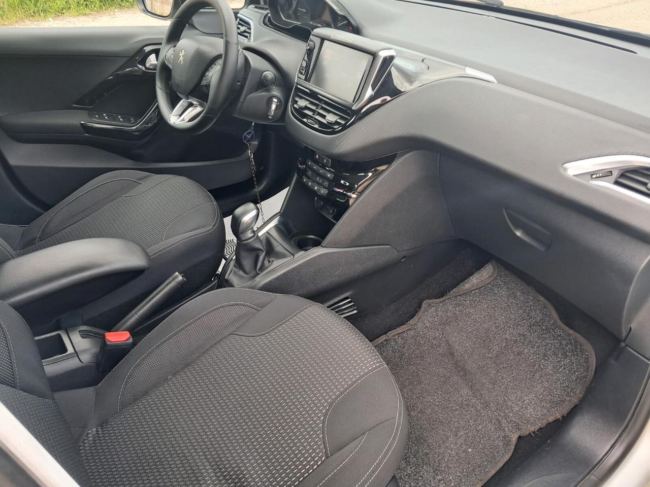 Peugeot 208 1.2 - 5 posti 60kw (Benzina/Gpl)