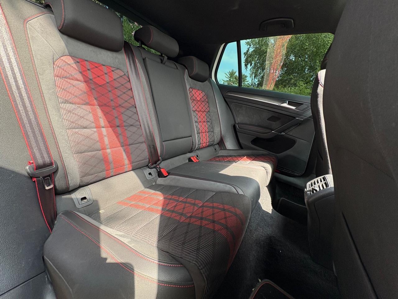Volkswagen Golf GTI 2.0 TSI TCR DSG 5p. BlueMotion Technology