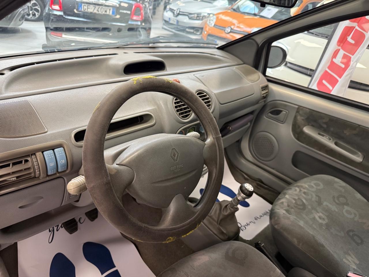 Renault Twingo 1.2i 16V cat Kenzo 75CV Ok Neopatentati