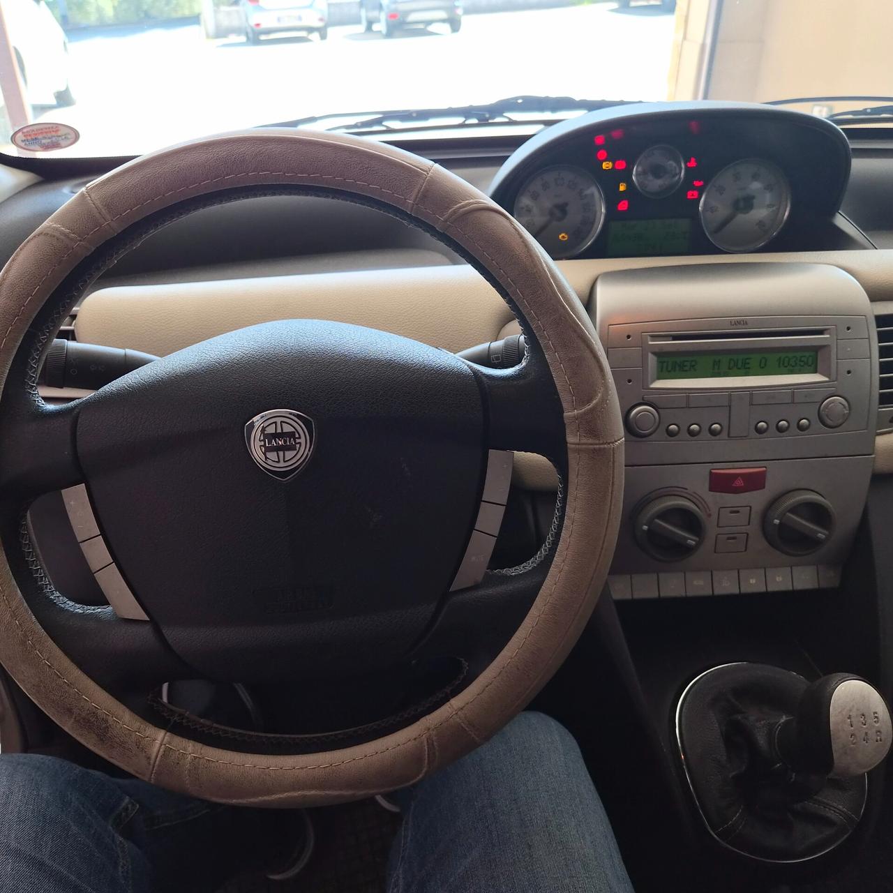 Lancia Ypsilon 1.3 MJT 75 CV Platino