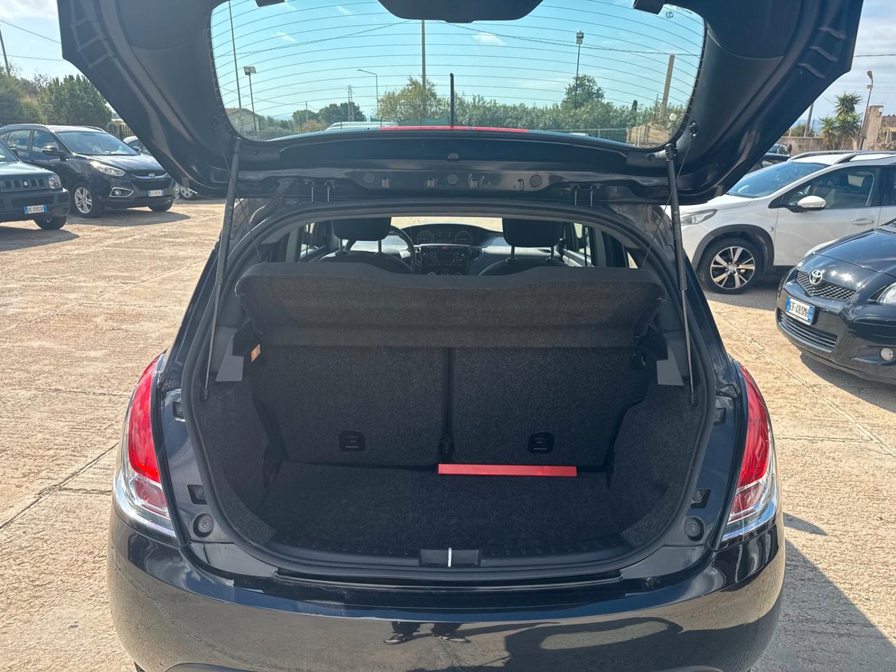 Lancia Ypsilon 1.0 FireFly 5 porte S&S Hybrid