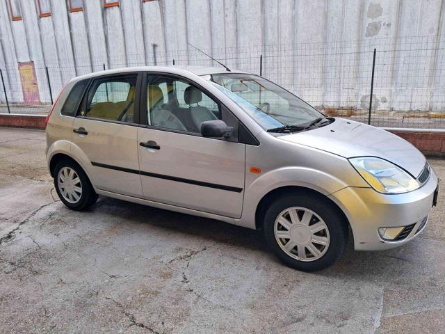 FORD Fiesta 1.4 16V 5p. Ghia ok neopatentati