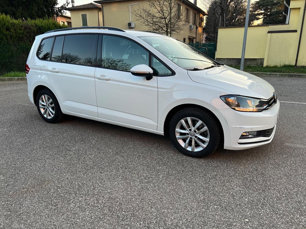 Volkswagen Touran 1.6 TDI 115 CV SCR DSG Business BlueMotion Technology