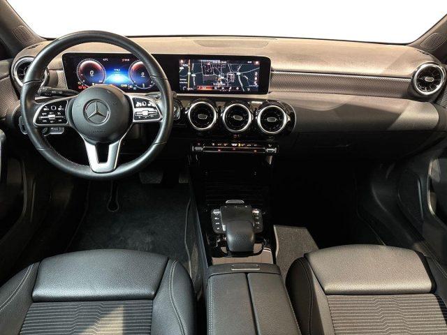 MERCEDES-BENZ A 180 d Auto Sport Navi