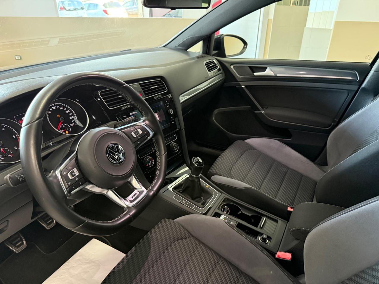 Volkswagen Golf 7.5 R-Line