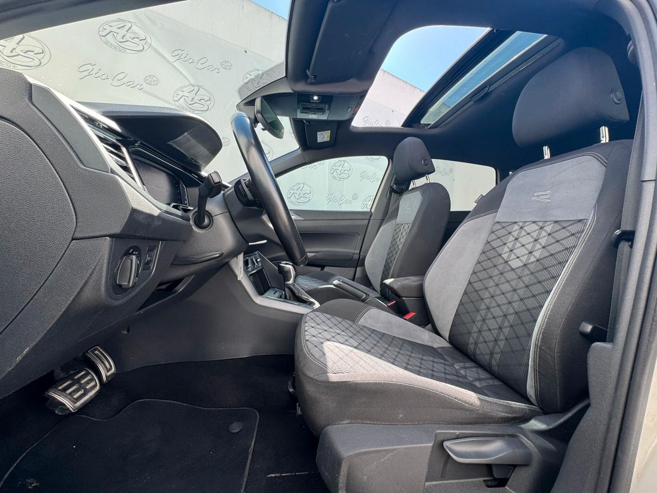 Volkswagen Taigo 1.0 TSI 110 CV DSG R-Line Tetto Apribile