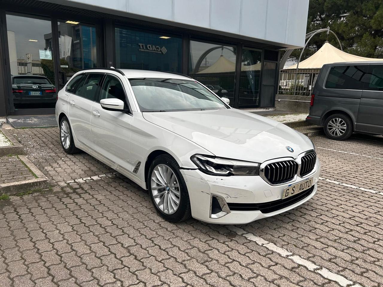 BMW 530d Touring mhev 48V xdrive Luxury DANNEGGIATA