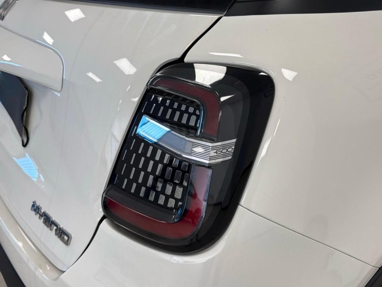 Fiat 600 Hybrid 110 CV DCT MHEV La Prima II BICOLORE