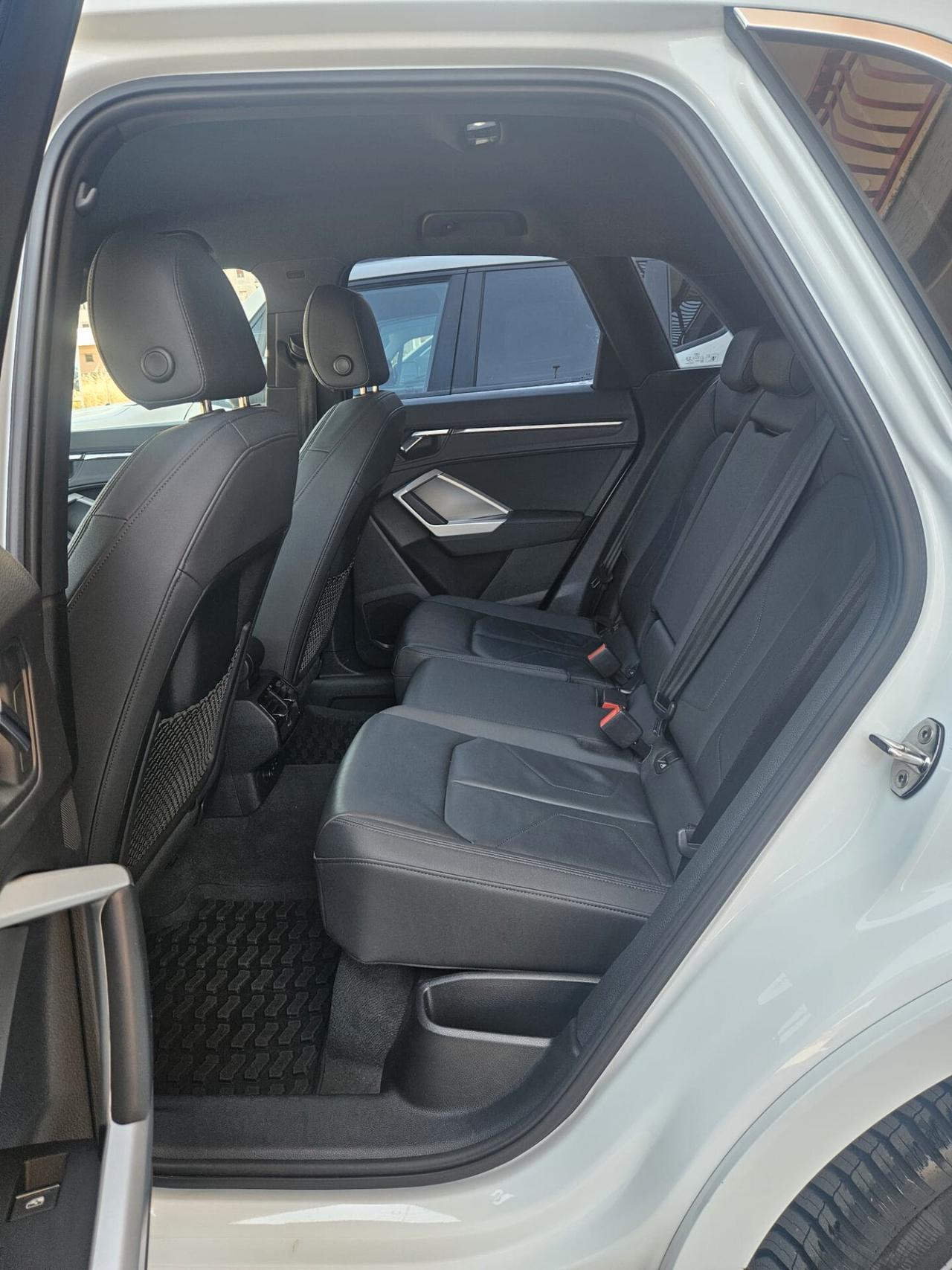 Q3 35 2.0 tdi 150cv Business Advanced s-tronic