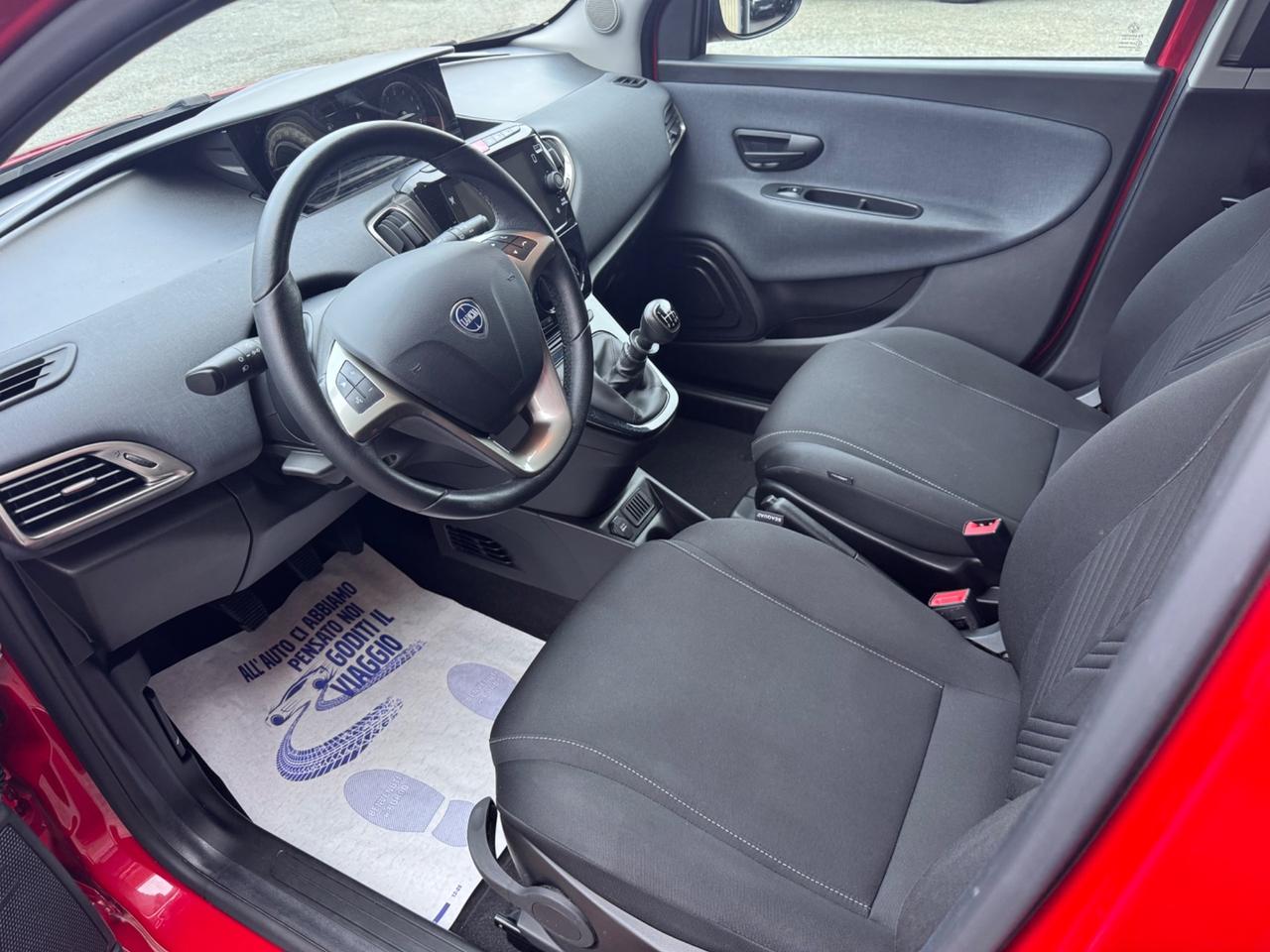 Lancia Ypsilon 1.0 Hybrid Gold