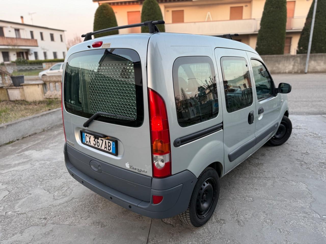 Renault Kangoo 4p. Autocarro 1.2 PEDANA DISABILE