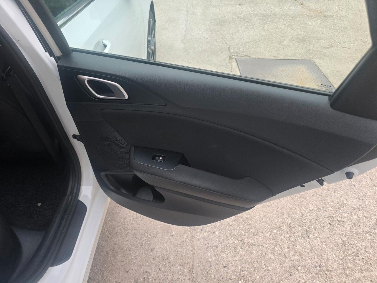 Kia Ceed Sportswagon 1.6 CRDi 136 CV MHEV DCT SW Business