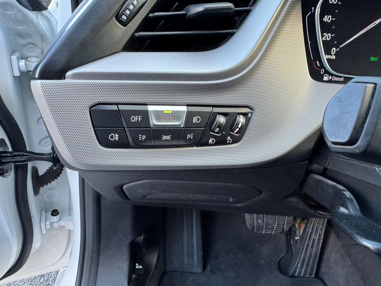 Bmw 118 118d 5p. Business Advantage