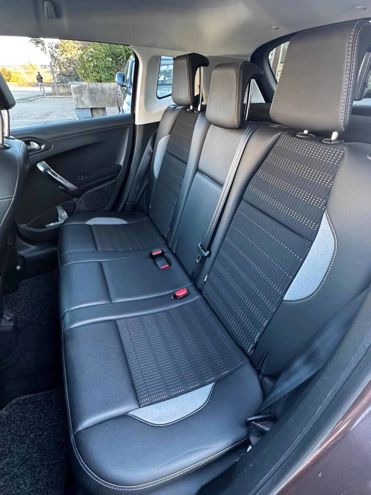 Peugeot 2008 1.6 e-HDi 92 CV Stop&Start urban cross