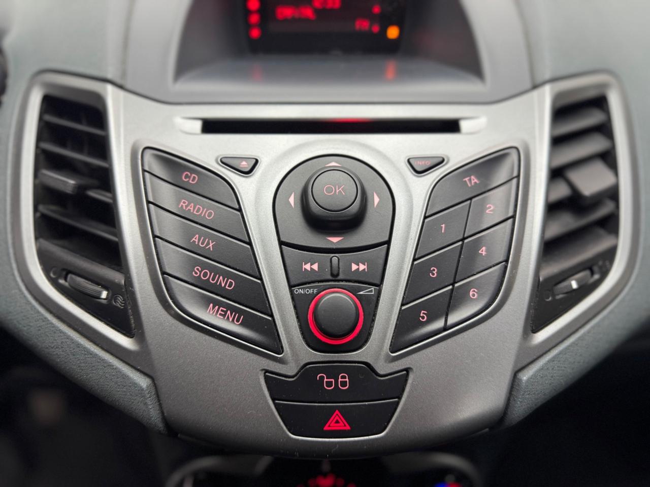 Ford Fiesta 1.2 Benzina 5Porte ADATTA NEOPATENTATI