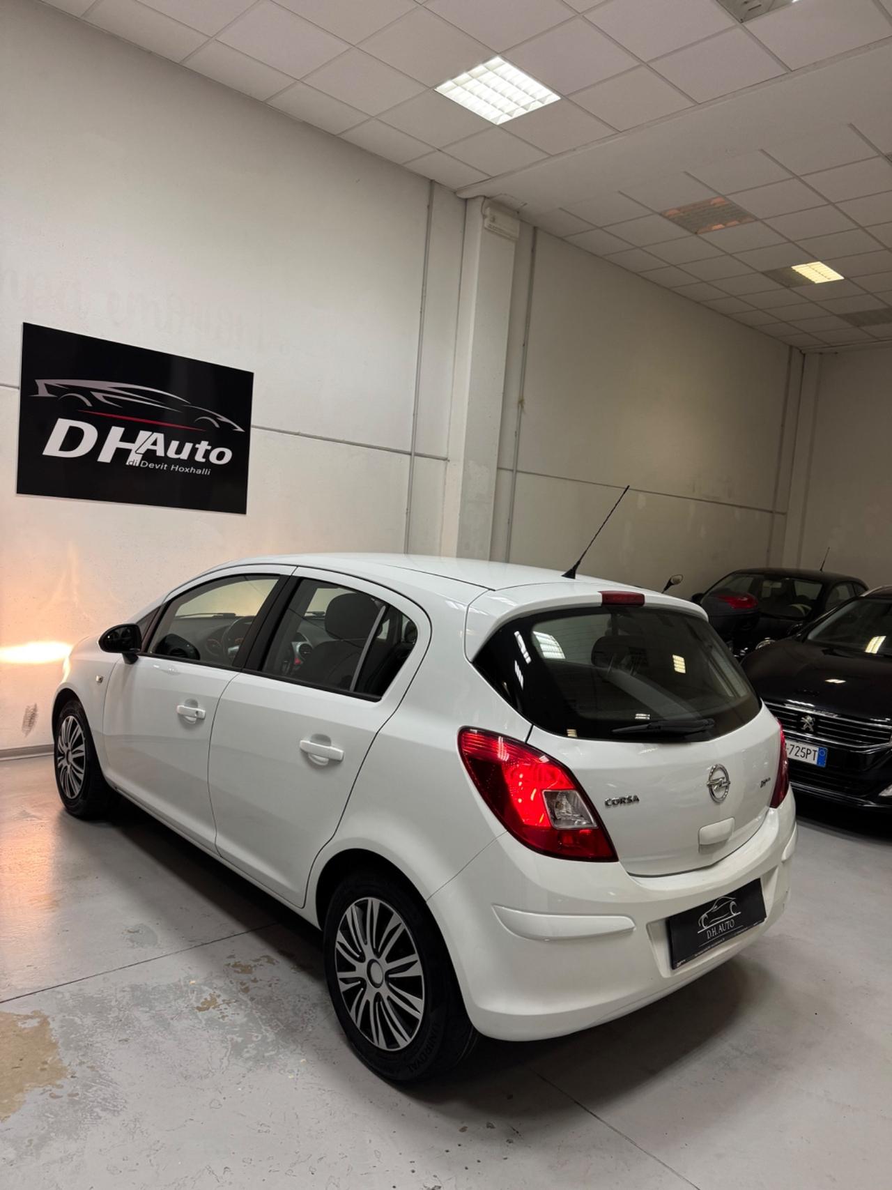 Opel Corsa 1.2 5 porte Sport