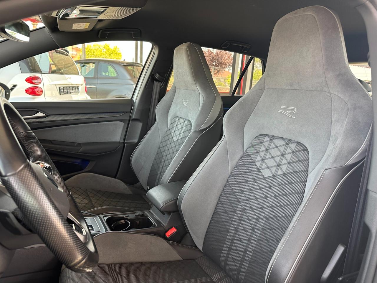 VW GOLF 8*2.0TDI*150CV*2XR-LINE*VIRTUAL*SEDILI SPORTIVI*NAVI*LED*AUT*