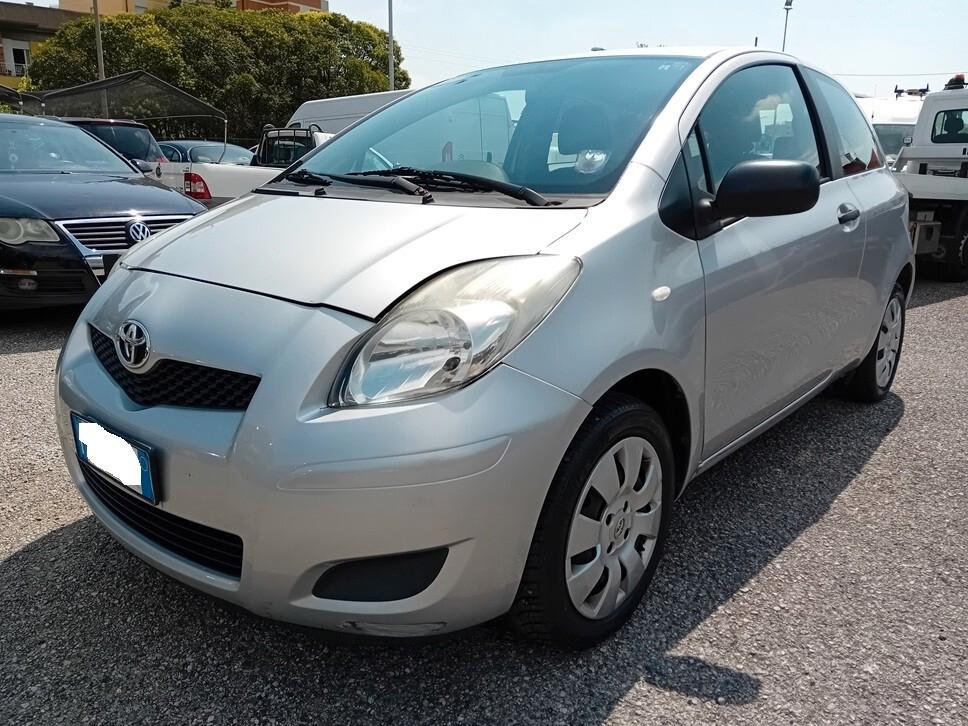Toyota Yaris 1.0 3 porte Sol