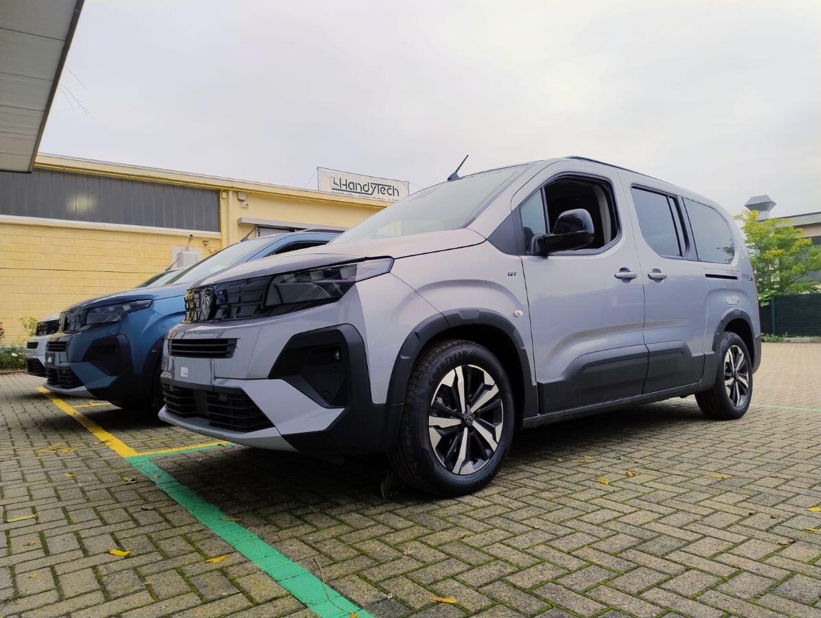 RIFTER TRASPORTO DISABILI RIBASSATO 5 PIù CARROZZINA