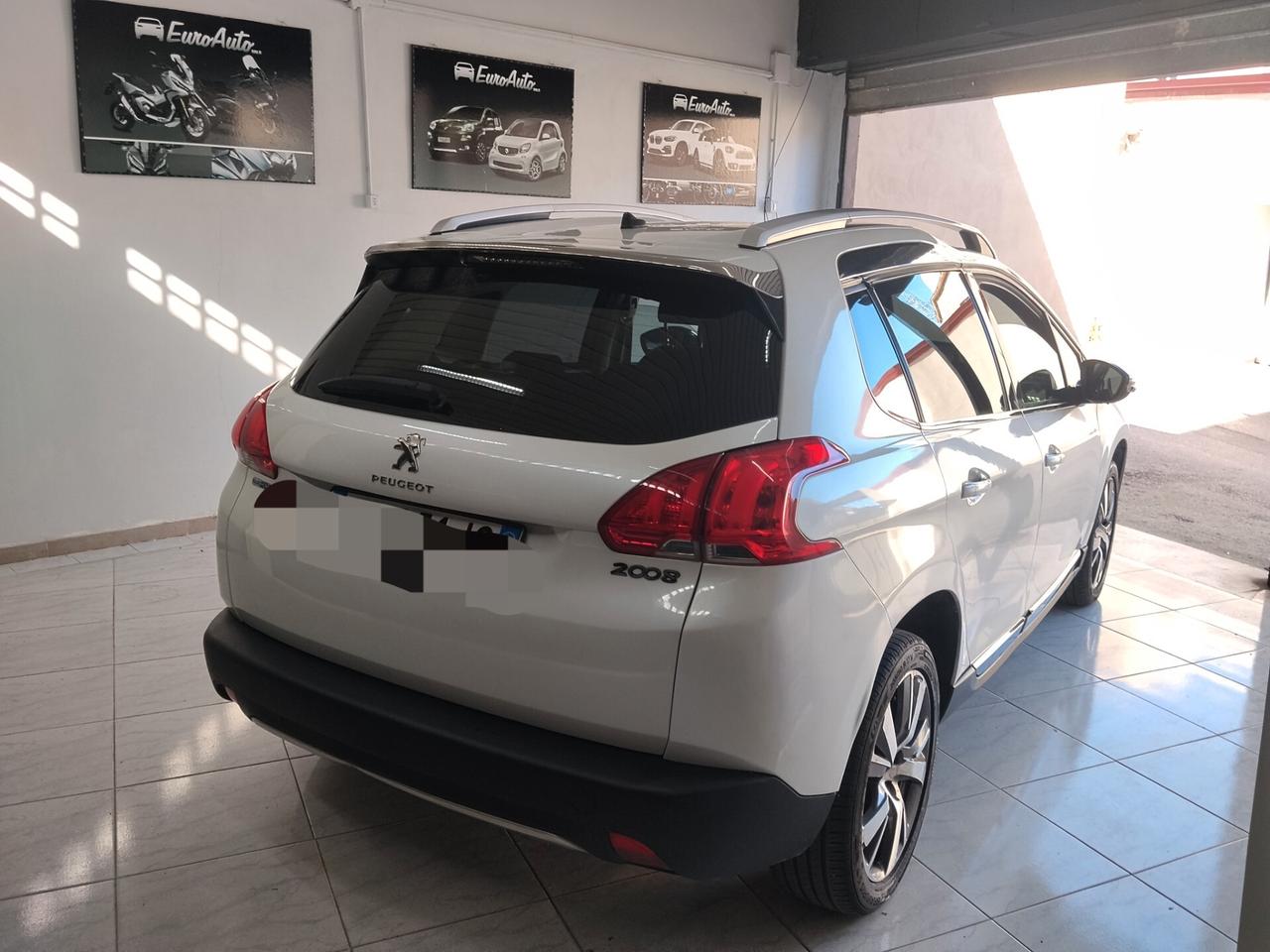 Peugeot 2008 1.6 diesel 2015 CON GARANZIA