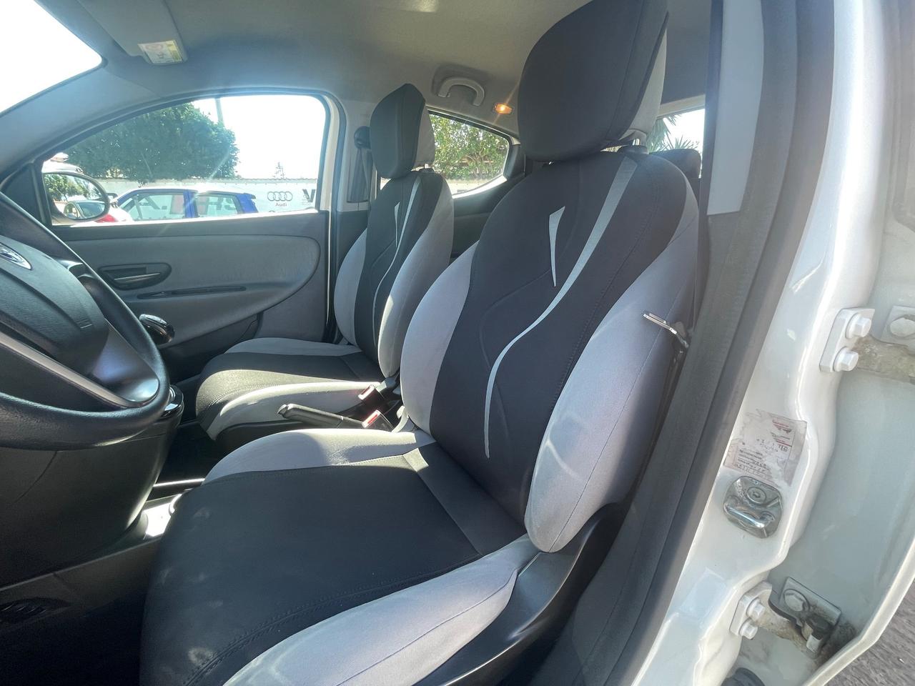 Lancia Ypsilon Gold 1.2 Fire 69cv