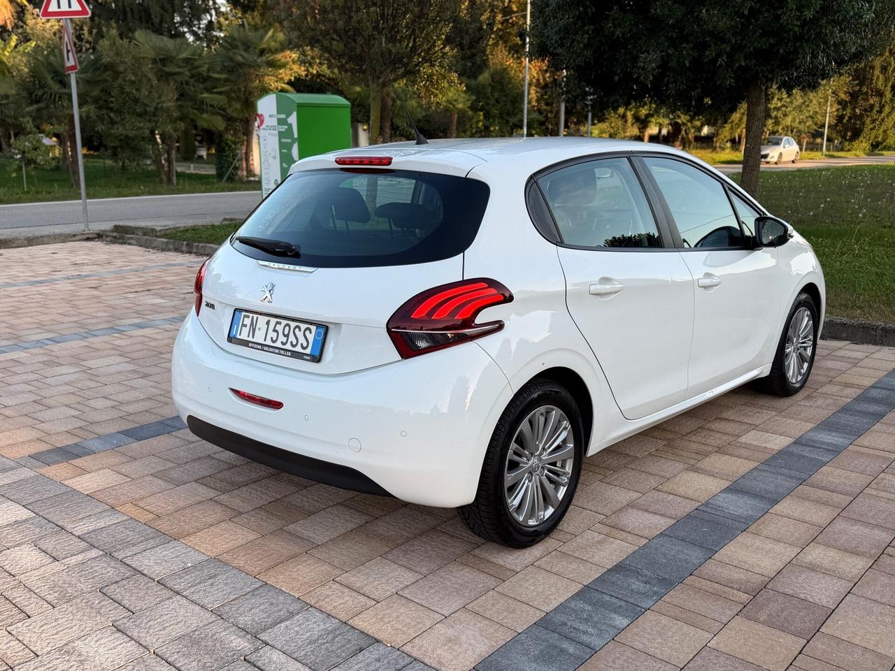 Peugeot 208 PureTech 100 Stop&Start 5 porte Allure