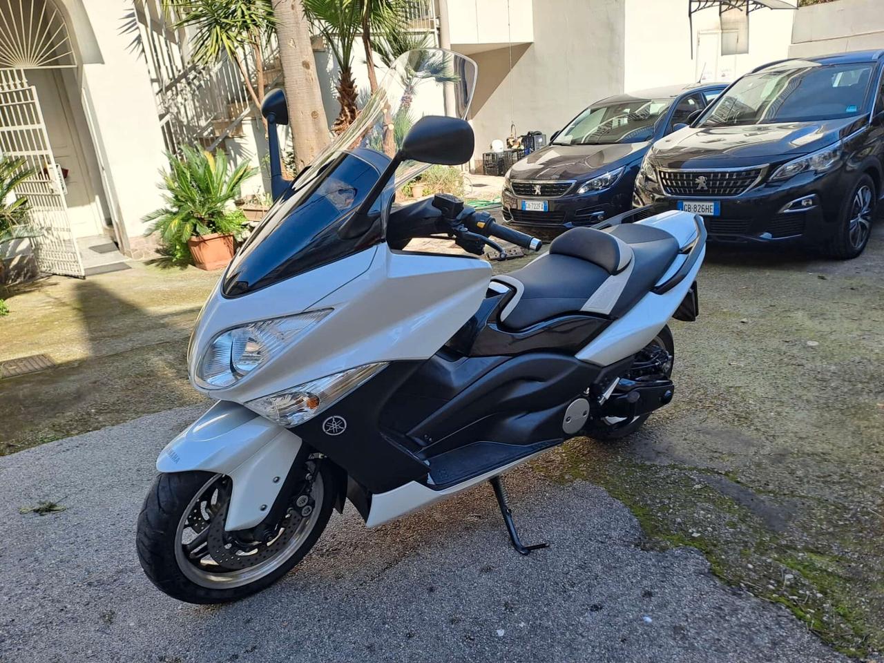 Yamaha T Max White Max