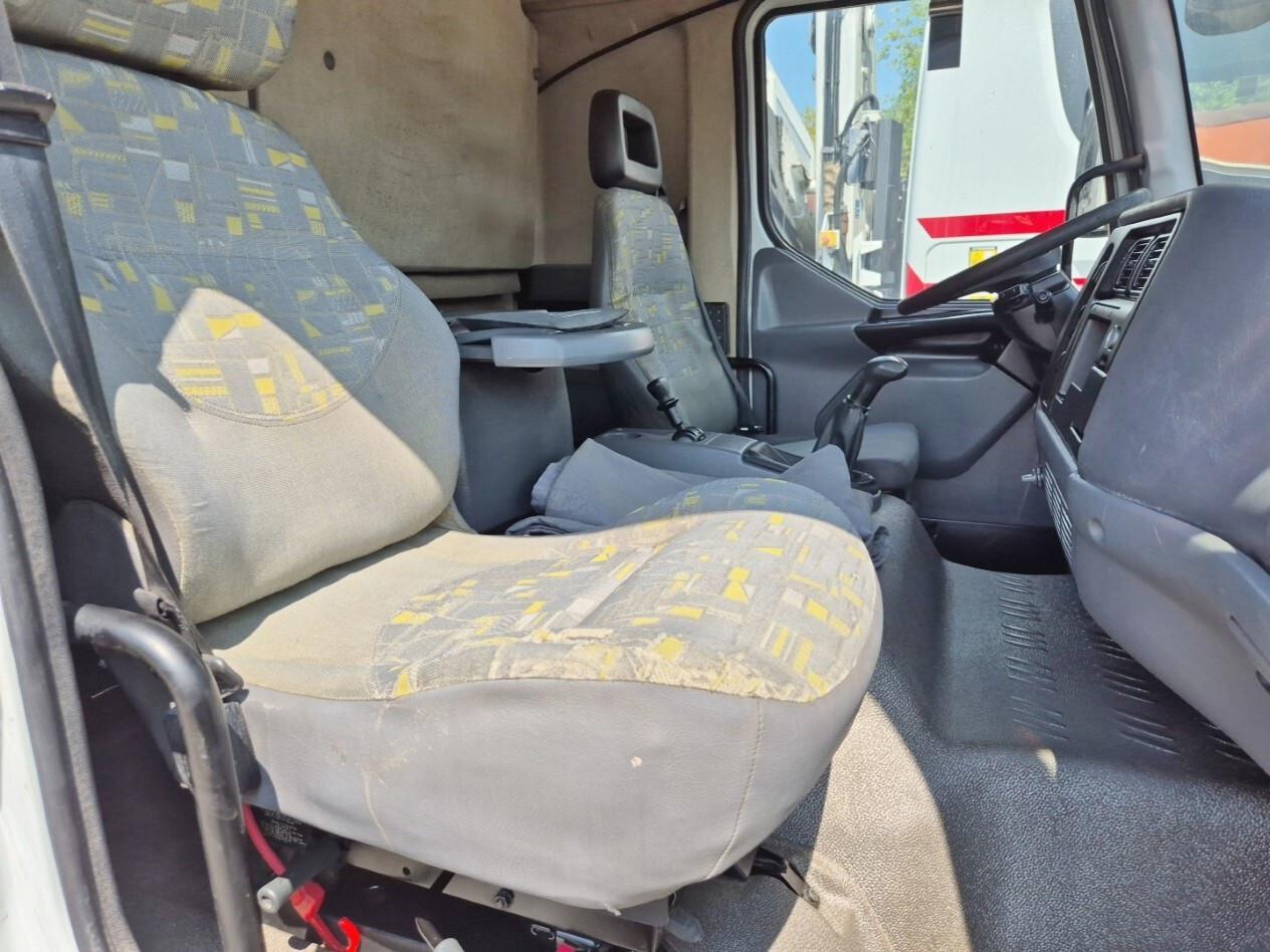 RENAULT MIDLUM 220.12 cassone fisso con gru