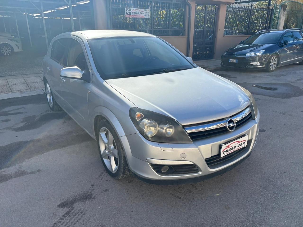 Opel Astra 1.9 16V CDTI 150CV 5 porte Cosmo
