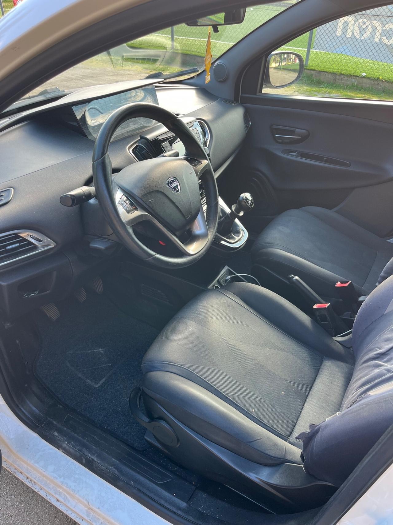 Lancia Ypsilon 1.2 Platinum 2018 UNI-PRO
