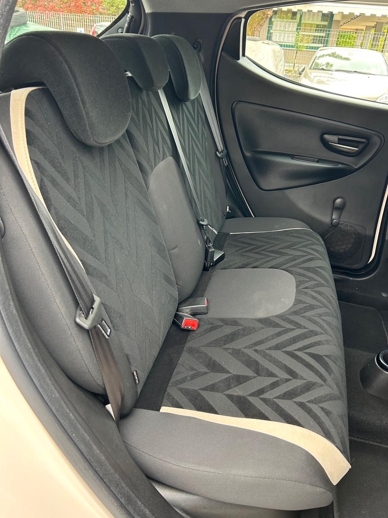 Lancia Ypsilon 1.2 GPL Ecochic Gold-UNIPROPRIETARIO