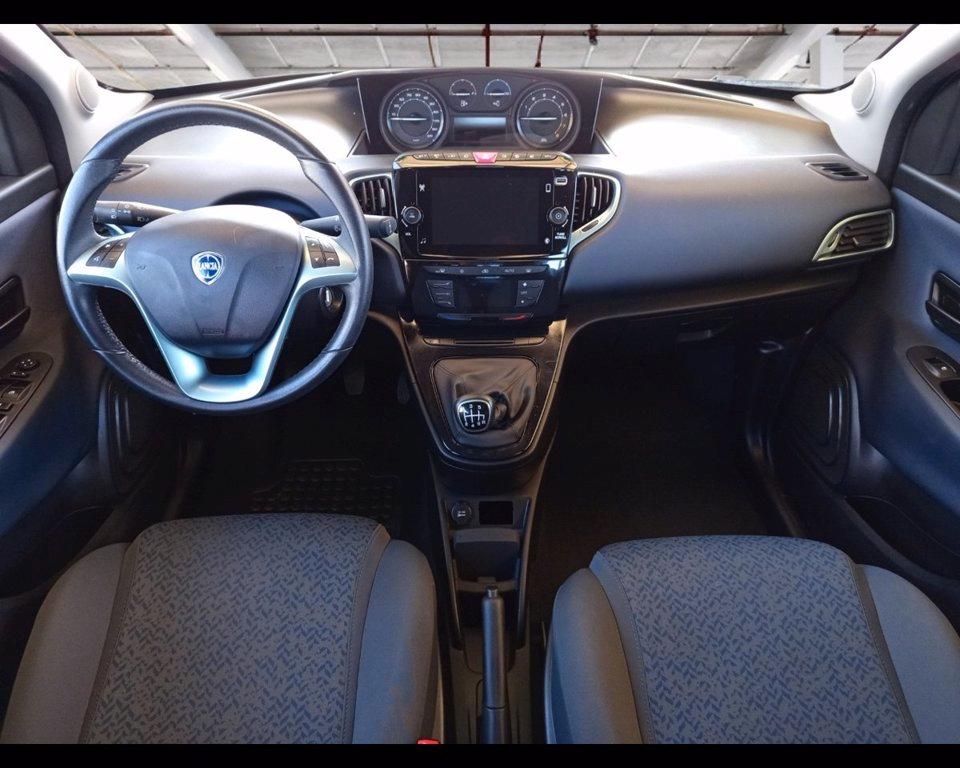 LANCIA Ypsilon 1.0 firefly hybrid Gold s&s 70cv 5p.ti del 2024
