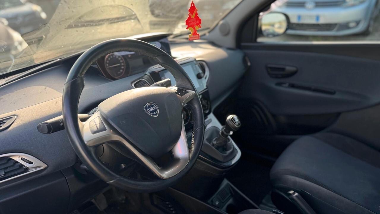 Lancia Ypsilon 1.0 HYBRID 2022