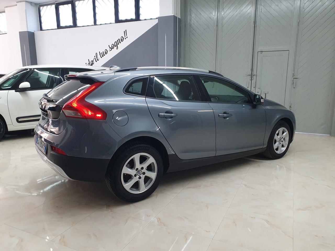 Volvo V40 Cross Country D2 1.6 115cv Momentum 2015