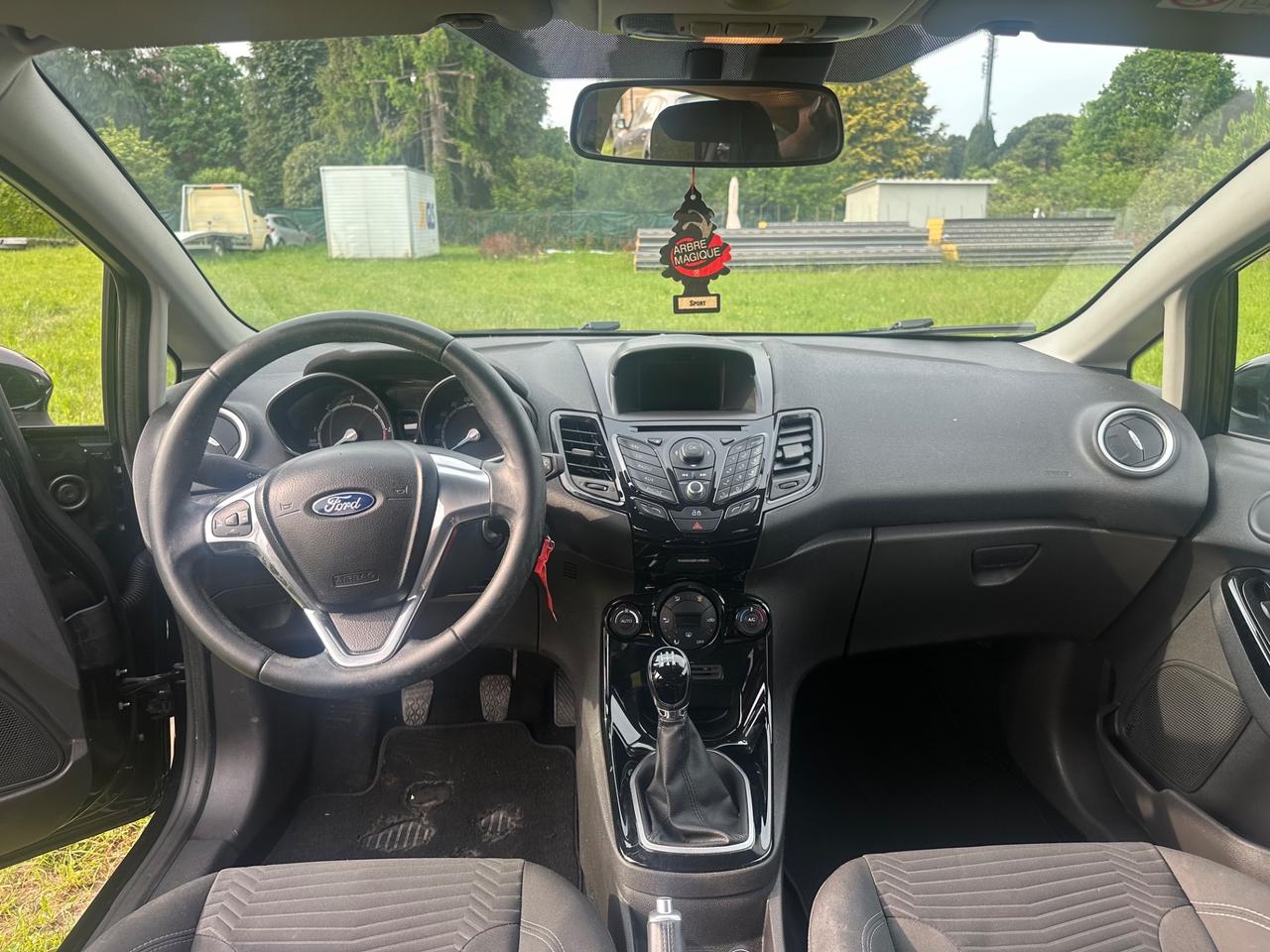 Ford Fiesta 1.5 TDCi 75CV 5 porte Titanium