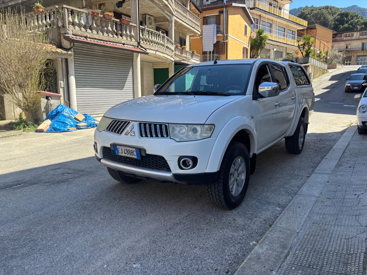 Mitsubishi L200 2.5 DI-D/136CV DC Invite Plus