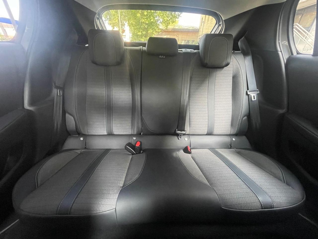 Peugeot 208 Allure e-208 #5990