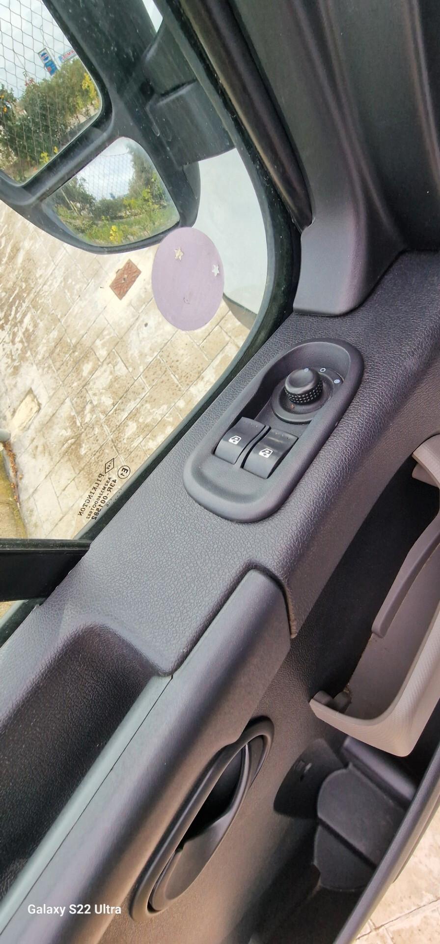 Renault Master T35 2.3 dCi/130 ISOTERMICO