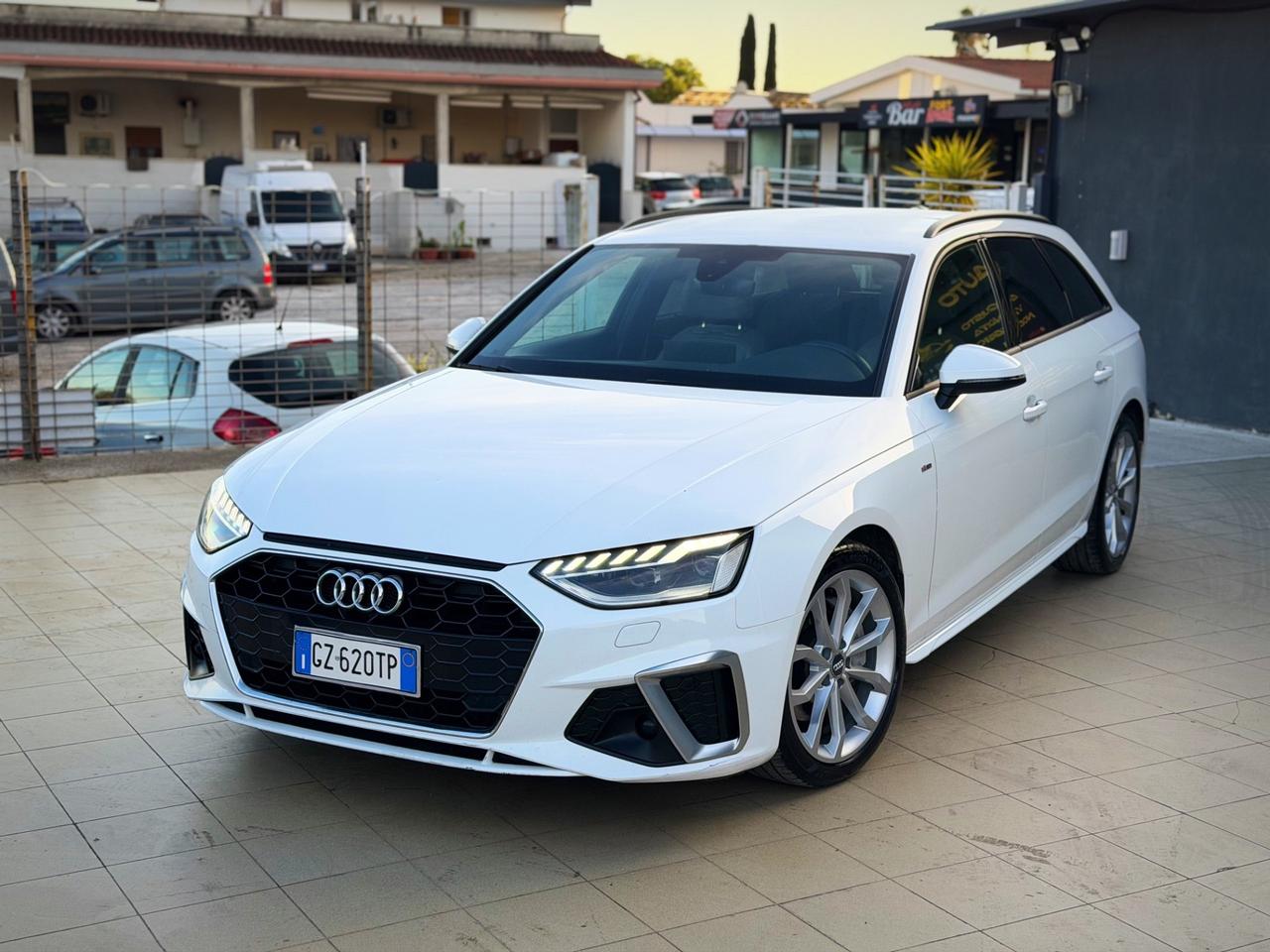 Audi A4 Avant 40 TDI quattro S tronic line edition